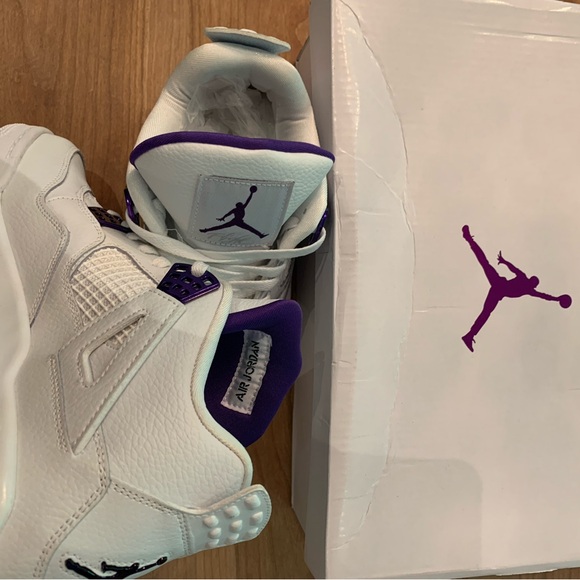 jordan 4s metalic purple - Picture 3 of 4